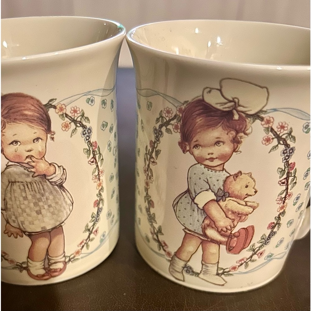 Two Mugs Memories of Yestrday heart handles